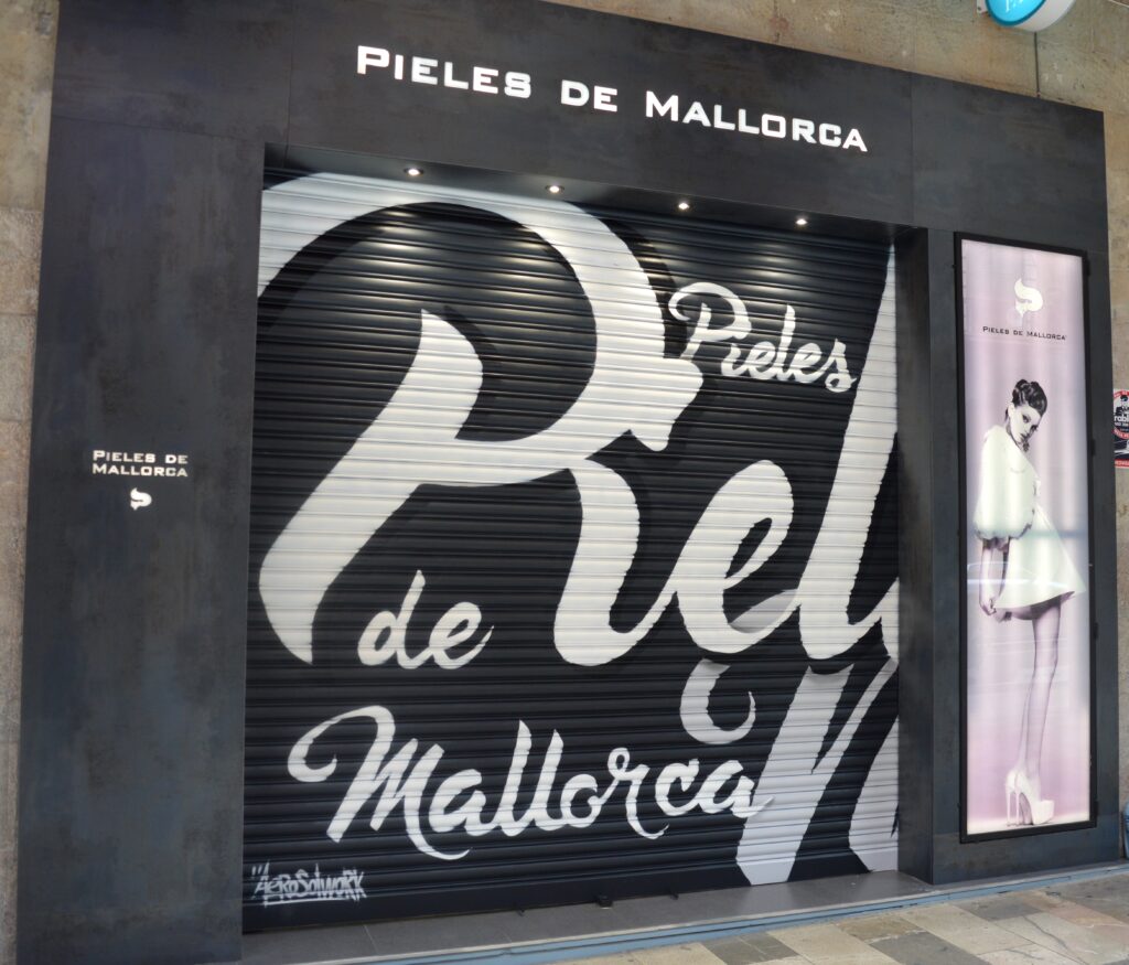 Graffiti Comercio Pieles de Mallorca